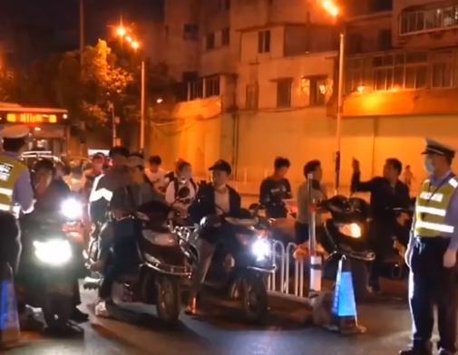 隧道口警示，查酒驾代驾费用300提醒服务启动