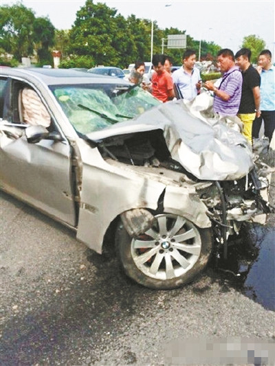 六岁男童校园遭车碾压事件，肇事车主失联背后的故事与人间冷暖