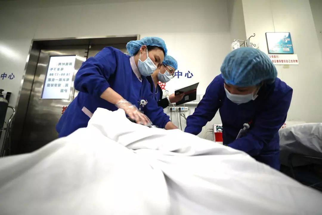 男子称母亲手术时遭医生索要红包，道德伦理与医疗规范的挑战时刻来临