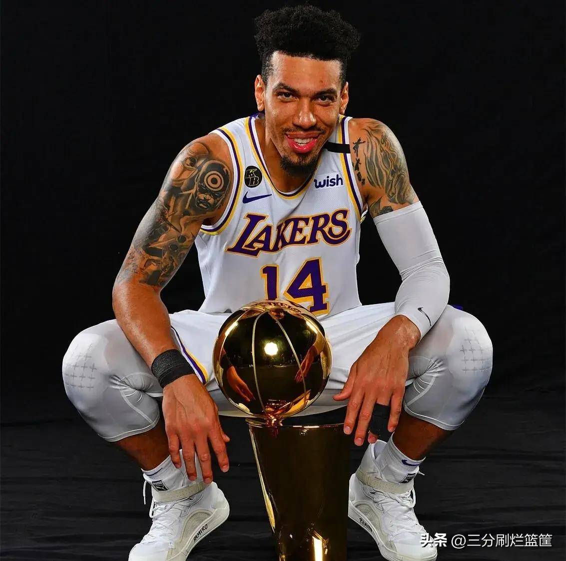 NBA传奇射手丹尼格林宣布退役，荣耀生涯与告别舞台