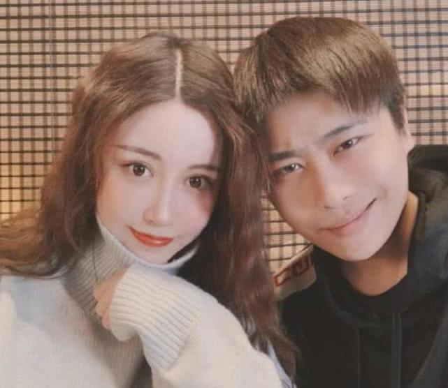 卢本伟最新日常，友情、笑声与家的温暖传递正能量消息！