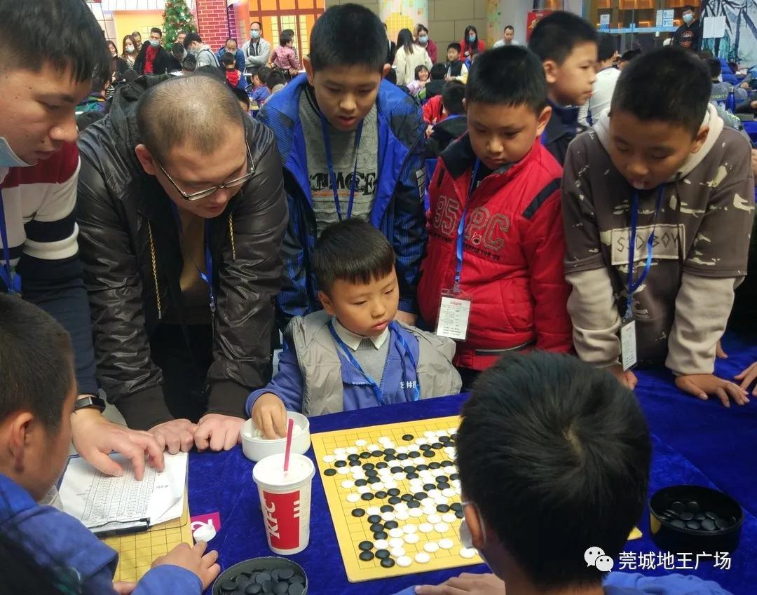 围棋新闻热点，小巷深处的特色小店魅力与围棋瑰宝探索