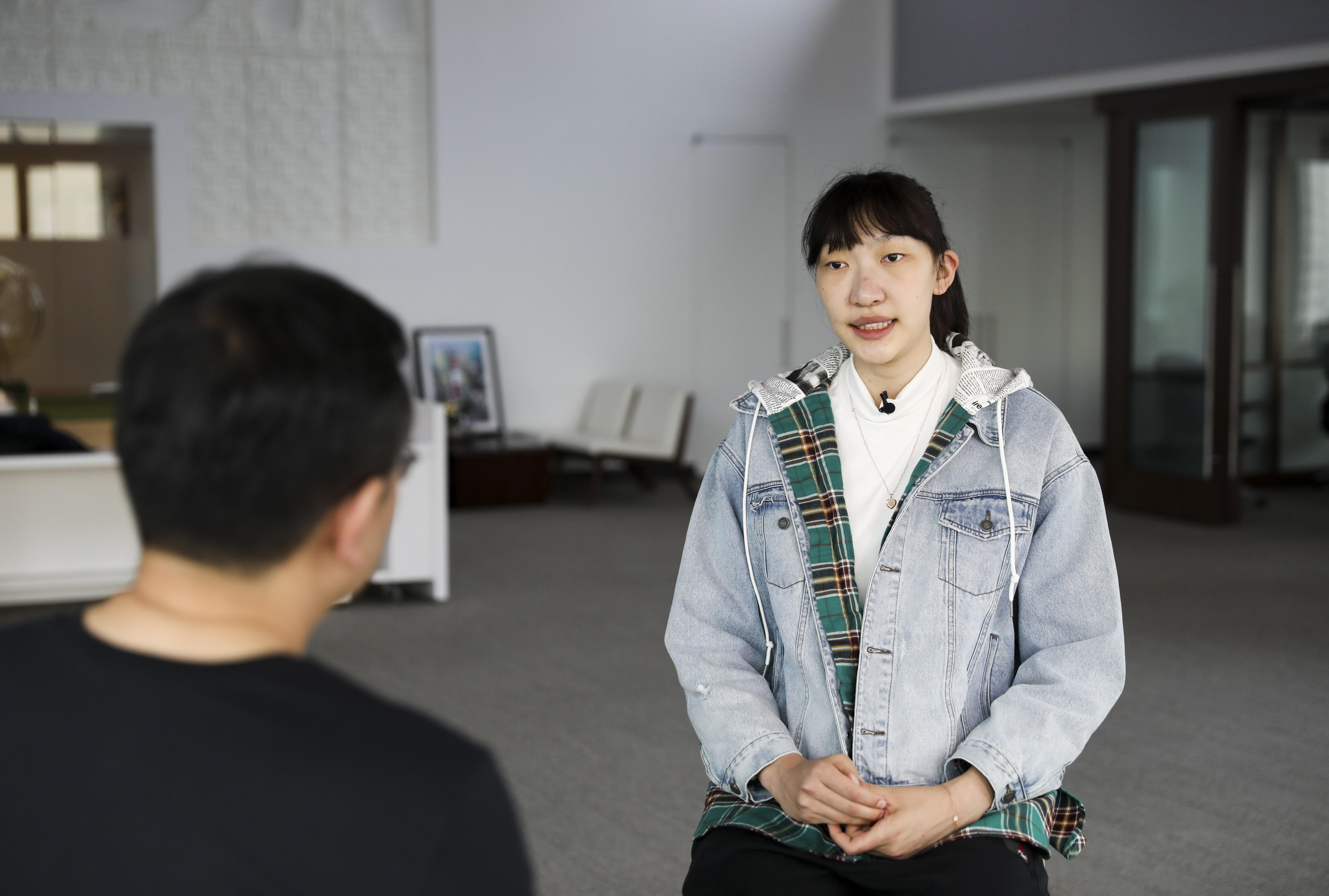 WNBA最新排名与小巷深处的篮球美食之旅