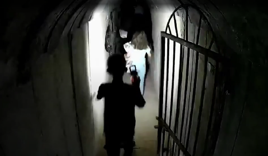加沙男子辛瓦尔被杀事件，逆境中的学习与成长之路
