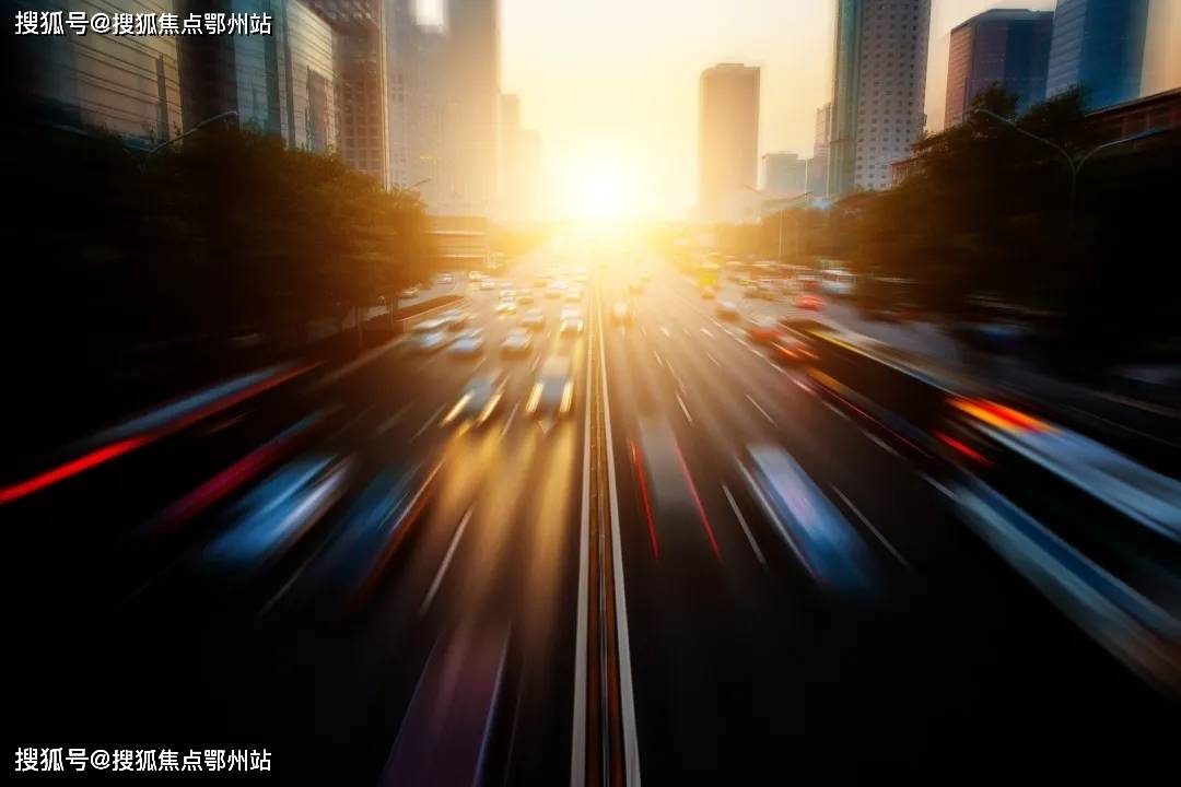 最新吊饰，时尚潮流的璀璨点缀