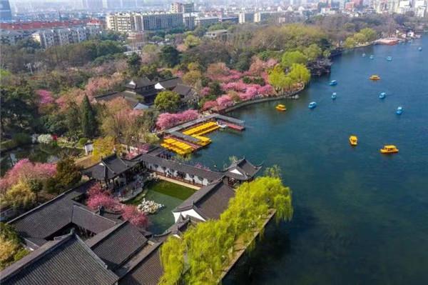 最新科技革新引领潮流，三大热点深度解析