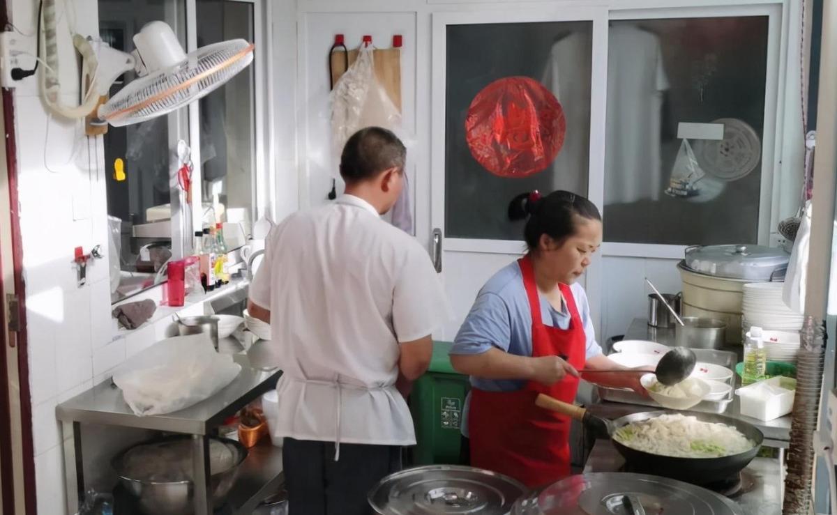 探索隐秘小巷的特色小店，最新口罩坑神秘宝藏之旅