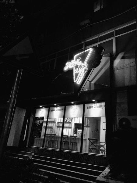 小巷深处的独特风味，揭秘隐藏特色小店的传奇故事