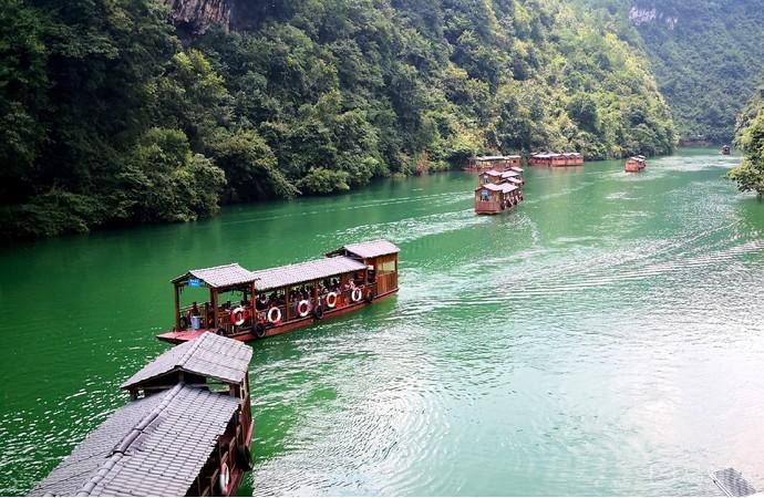 张家界最新干部任免，自然美景之旅启程，探寻内心宁静与平和之路