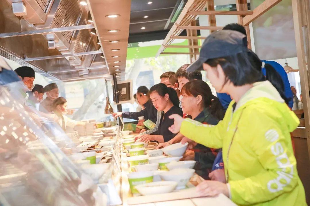 老乡鸡最新闻，小巷中的味觉奇遇揭秘