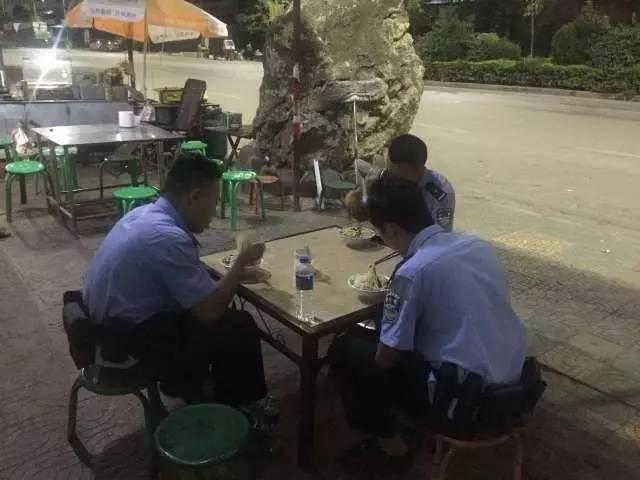 黄磊最新动态揭秘，小巷深处的独特风味探索之旅