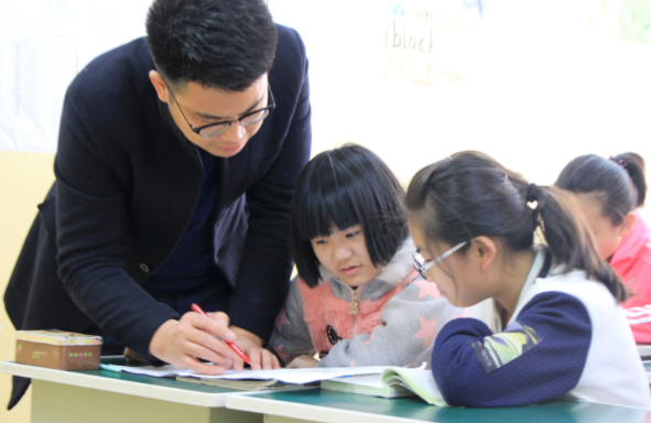老民办教师最新政策，变革中的机遇与自信成就之源