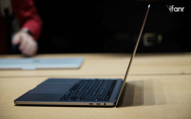最新的macbookpro,最新的Macbook Pro，带你探索自然美景，寻找内心的平和之旅