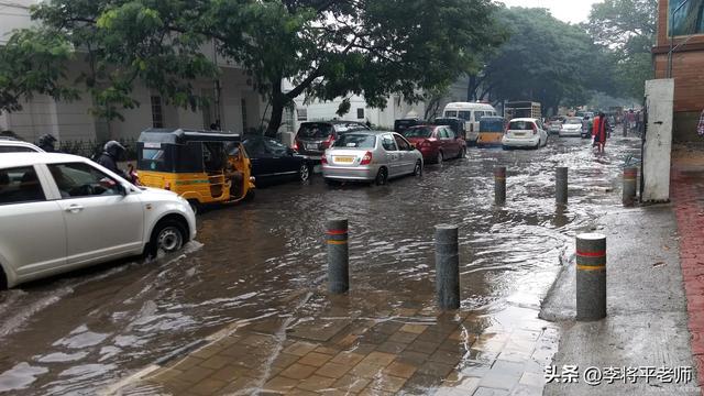 郑州暴雨下的温馨日常故事更新报道