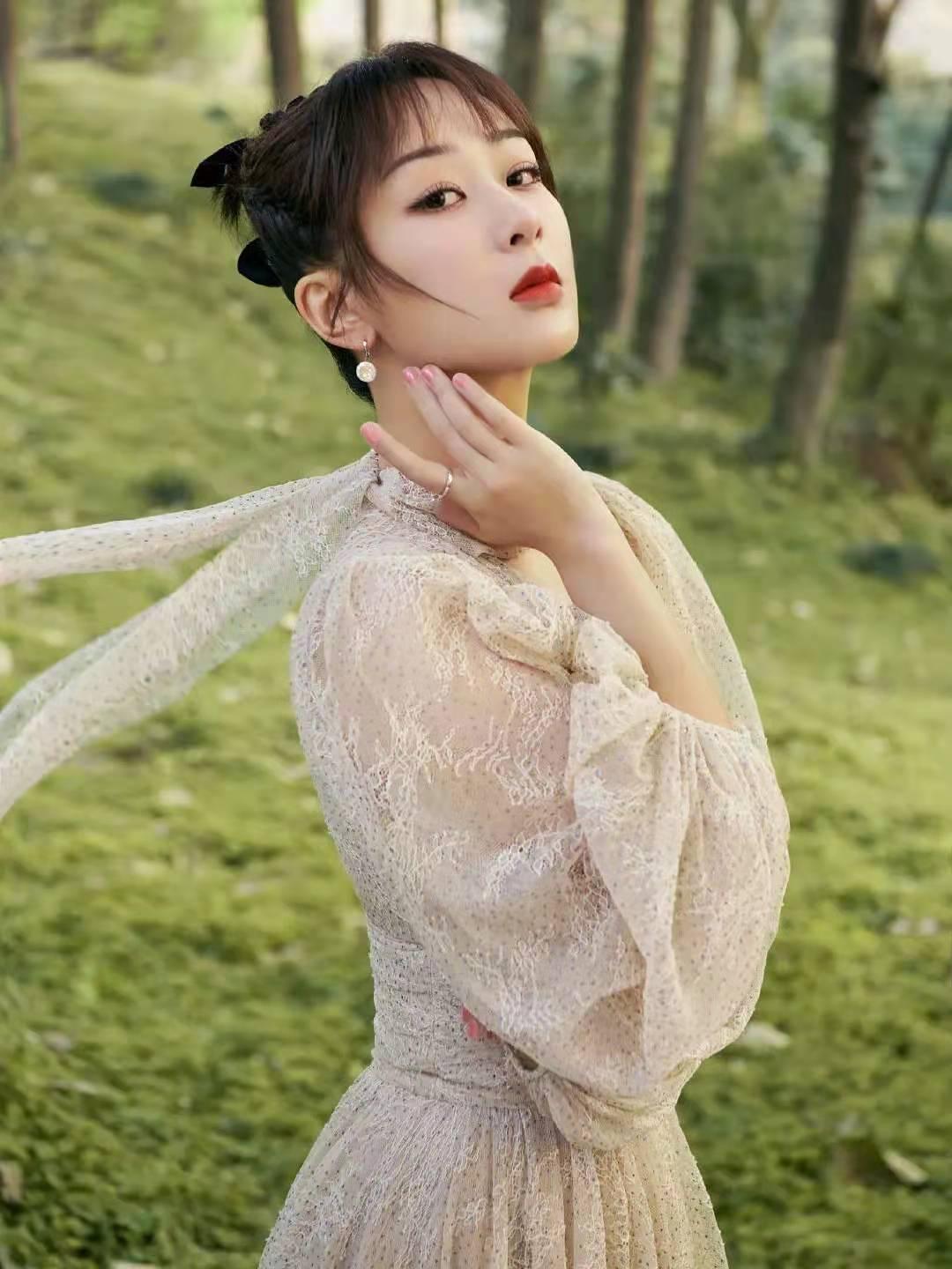 孙俪最新照片，影视界璀璨明星，时代之光亮相